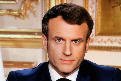 En Afrique, la réélection d’Emmanuel Macron suscite des attentes