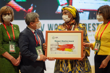 Une camerounaise remporte le prix Wangari Maathai pour son engagement en faveur de la protection des forêts