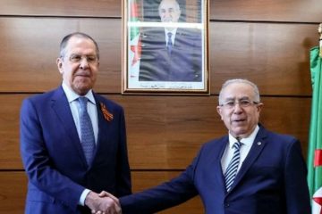 Sergueï Lavrov effectue une visite plus que diplomatique en Algérie