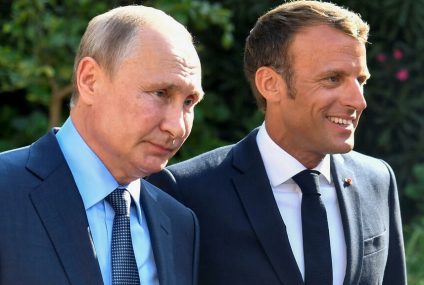 Russie: Vladimir Poutine félicite Emmanuel Macron pour sa réélection à la présidence française