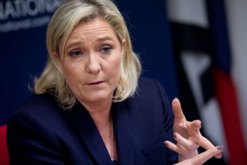 Marine Le Pen prône une relation «adulte» avec l’Afrique, Achille Mbembe appelle à la faire battre