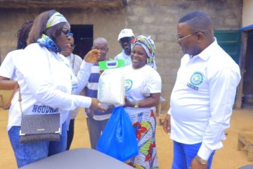Gabon: Alice Bikissa Nembe et Jean François Yanda offrent des kits alimentaires et sanitaires aux populations de Bakoumba