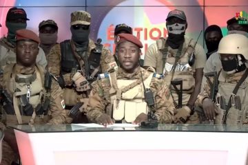 Burkina: des militaires annoncent la dissolution du gouvernement, le capitaine Ibrahim Traoré prend la tête du pays