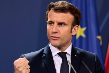 Depuis le Gabon, Macron assure que « l’âge de la Françafrique est révolu »