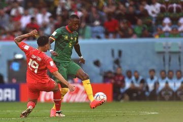 “Je n’y renoncerai jamais”: un Camerounais joue contre la Suisse avec le drapeau russe – photos