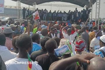 Meeting du MRC : les militants répondent présents au stade de Japoma