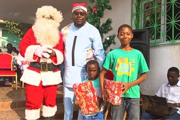 Gabon: Le député Christian Ebe Atomo offre des cadeaux à 700 enfants du 2e siège du Canton Mbei, dans le Haut Como