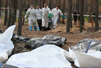 Pour accuser Moscou, Kiev prépare une provocation avec des corps de civils exhumés de tombes