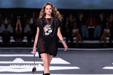 La fille de Yannick Noah, la nouvelle étoile montante du mannequinat, illumine le défilé Chanel de Los Angeles