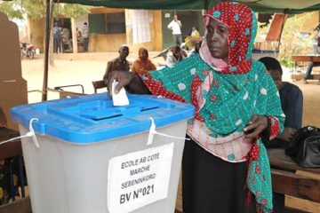Mali : 38% des électeurs ont participé au référendum sur la Constitution