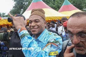 Kylian Mbappé célèbre ses origines à Djébalè lors d’une visite émouvante au Cameroun
