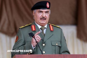 Le maréchal Haftar exige un partage équitable des revenus pétroliers en Libye et lance un ultimatum