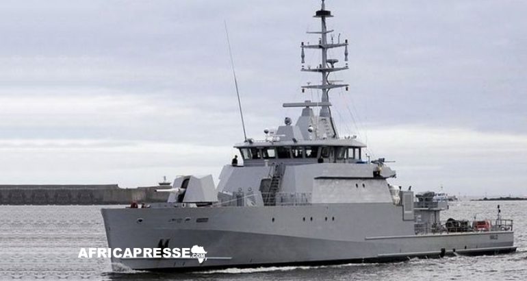 Navire de guerre lance-missiles OPV 58 S patrol ship