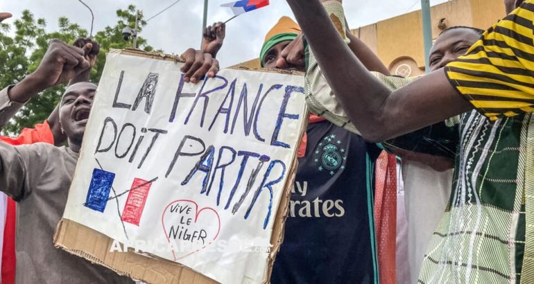 L'expulsion de l'ambassadeur français à Niamey