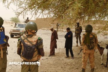 Mali : Attaque audacieuse de deux camps militaires par des hommes armés dans le nord du pays