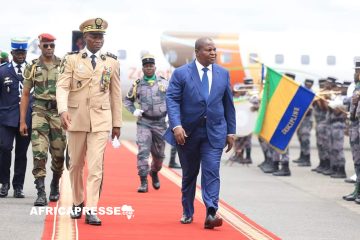 Le Président Centrafricain à Libreville pour Suivre l’Évolution du Gabon Post-Coup d’État