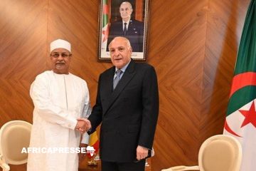 Le chef de la diplomatie algérienne reçoit son homologue tchadien