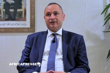 Le Ministre marocain de l’industrie refuse de s’exprimer en français lors d’une conférence internationale – Video