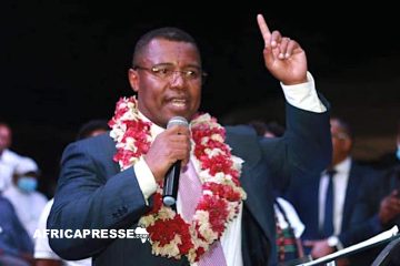 Siteny Randrianasoloniaiko, le candidat malgache clarifie sa position de ne plus boycotter la campagne présidentielle