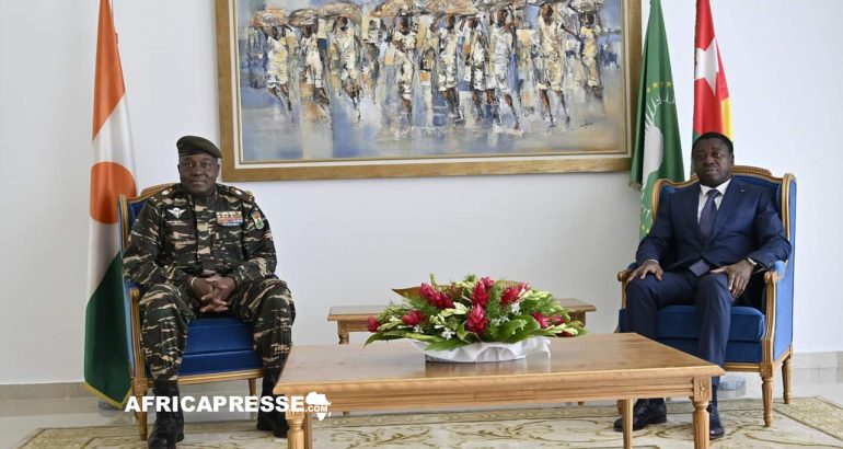 le général Tiani et le Président togolais Faure Gnassingbé