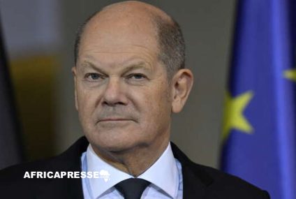 Le chancelier allemand Olaf Scholz rencontre son sosie américain Chris Coons