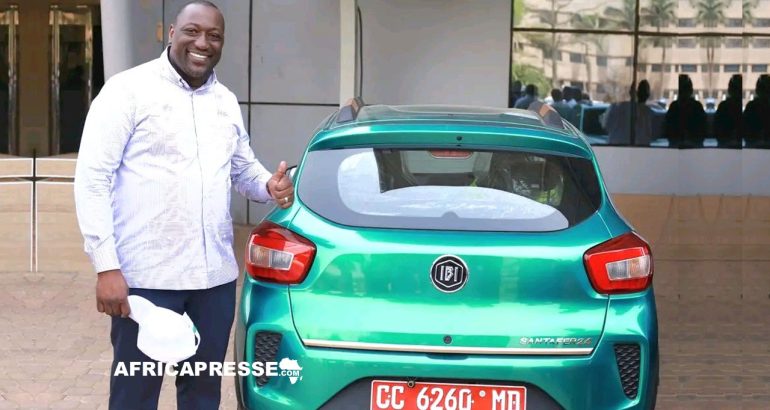 Un entrepreneur malien révolutionne le transport avec son service de taxis entièrement électriques