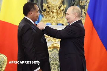 Poutine décerne l’Ordre d’Honneur au président congolais Denis Sassou Nguesso