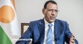 Niger : Mohamed Bazoum, un an après son renversement, refuse de démissionner