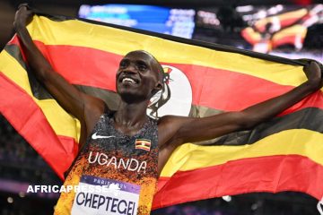 JO 2024 : L’Ougandais Joshua Cheptegei remporte l’or sur 10 000 mètres