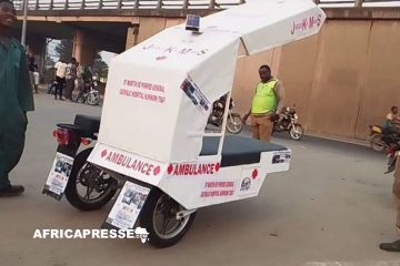 Un Camerounais invente la moto-ambulance pour sauver des vies en milieu rural