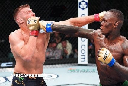 Dricus du Plessis conserve son titre champion des poids moyens de l’Ultimate Fighting Championship (UFC) en battant Israel Adesanya