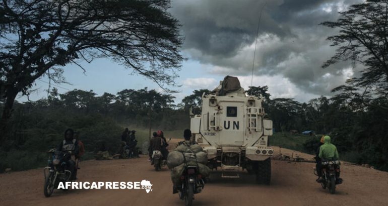 véhicule armé de la Monusco circule sur la route Beni-Kasindi