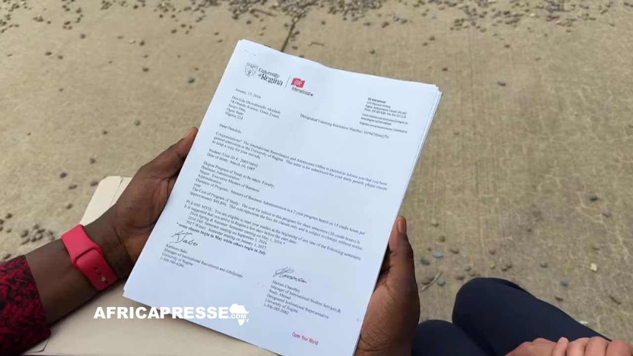 La fausse lettre d'inscription à l'Université de Regina que Lola Akinlade dit avoir reçue d'un consultant au Nigeria.