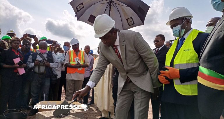 Pose de la première pierre pour un complexe commercial moderne à Bertoua par le gouverneur de la région de l’Est, Grégoire MVONGO