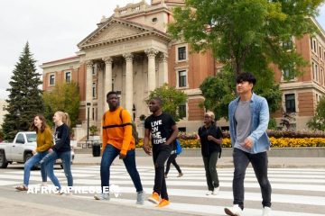 Coup dur pour les universités canadiennes, baisse de 45 % des inscriptions d’étudiants internationaux