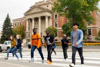 Coup dur pour les universités canadiennes, baisse de 45 % des inscriptions d’étudiants internationaux