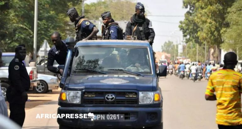 Burkina Faso : Le gouvernement gèle les biens de plus de cent personnes accusées de terrorisme