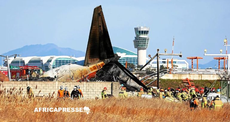 Un avion de la compagnie Jeju Air s’est écrasé et a pris feu en atterrissant dans le sud-ouest de la Corée du Sud.