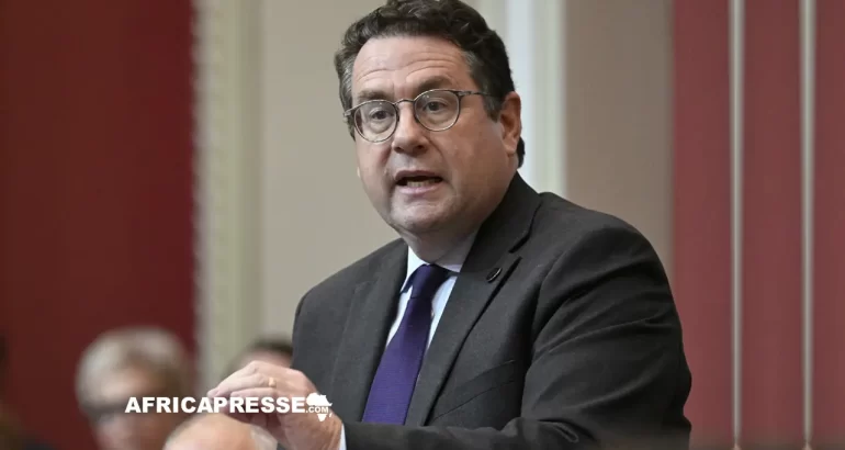 Le ministre de l'Éducation, Bernard Drainville