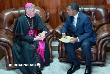 Cameroun : Rencontre entre le gouvernement et le Vatican sur fond de tensions avec l’Église catholique