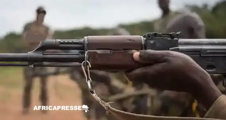 Centrafrique : Des éleveurs armés frappent Nzoro, au moins neuf civils tués et des villages incendiés Homme armee