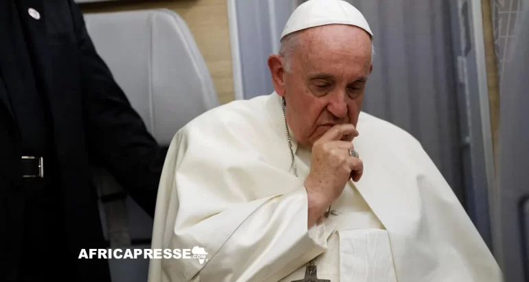 Le pape François toujours en état critique, une amélioration progressive selon le Vatican Le pape François