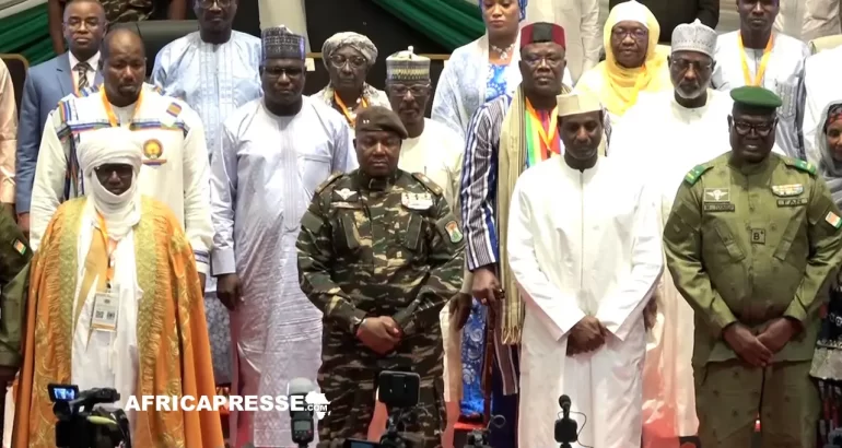 Niger : Les assises nationales recommandent une transition de cinq ans renouvelable Niger: les Assises nationales proposent une transition de cinq ans pour le régime militaire