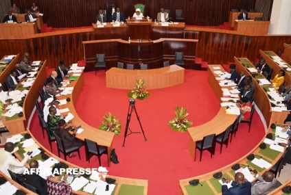 Côte d’Ivoire : Le gouvernement impose une loi de contrôle sur les organisations de la société civile