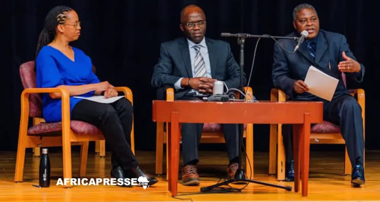 Leslie Hacket, Idrissa Beogo et Mathias Oulé, lors de la conférence sur la santé des personnes immigrantes