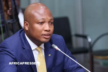 Ghana : “L’argent des guerres pourrait transformer l’Afrique”, selon le ministre des Affaires étrangères Ghana : “L’argent des guerres pourrait transformer l’Afrique”, selon le ministre des Affaires étrangères