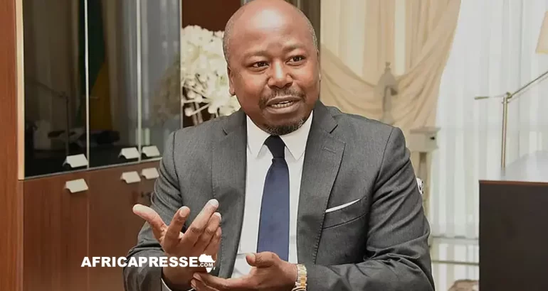 Opposition au Gabon : Bilie By Nze fustige l’après-présidentielle et met en garde contre les incohérences du pouvoir Opposition au Gabon : Bilie By Nze fustige l’après-présidentielle et met en garde contre les incohérences du pouvoir