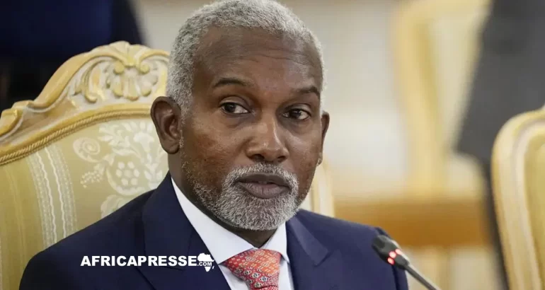 Le ministre nigérian des Affaires étrangères en visite à Niamey pour apaiser les tensions et renforcer la coopération économique Le ministre des Affaires étrangères nigérian, Yusuf Tuggar