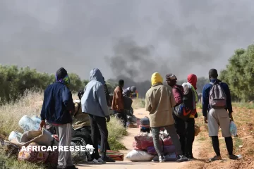 Tunisie : après le démantèlement du camp du « kilomètre 23 », les migrants sans solutions Tunisie : après le démantèlement du camp du « kilomètre 23 », les migrants sans solutions