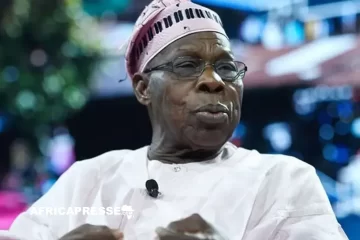Obasanjo annonce un investissement de 700 millions de dollars à Kribi pour dynamiser le commerce Cameroun-Nigeria Obasanjo annonce un investissement de 700 millions de dollars à Kribi pour dynamiser le commerce Cameroun-Nigeria